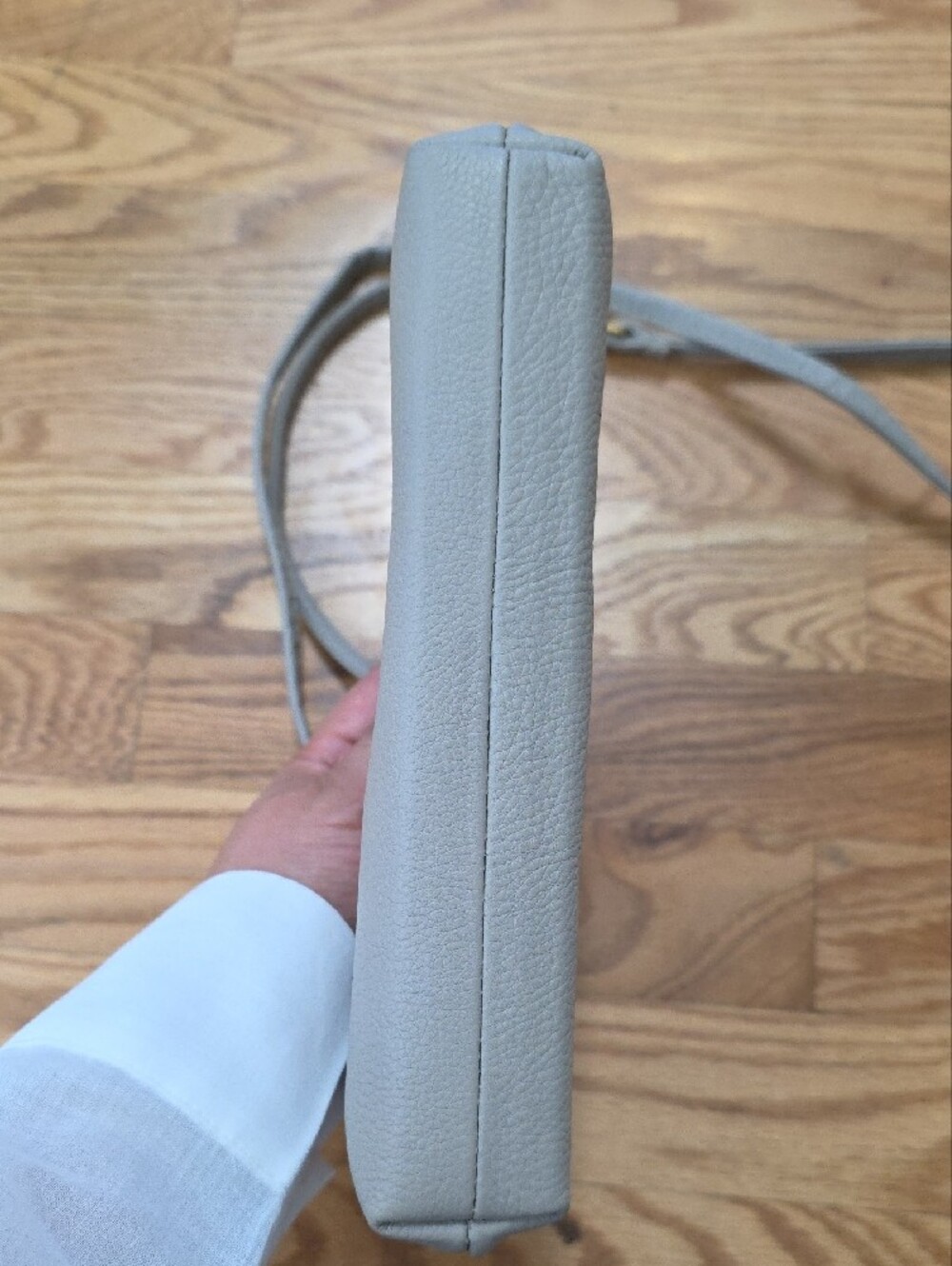 Classic Leather Crossbody Bag in Light Gray with Gold Trim - Picture 3 of 5